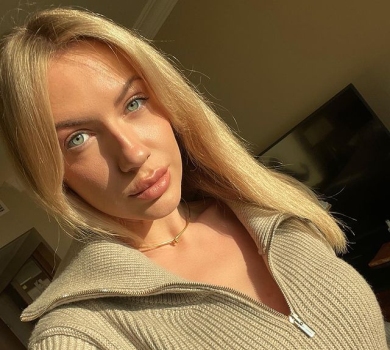 Дивіться за своїми доньками: Нікітюк дала відсіч поважним дамам 50+, що критикують її в мережі 