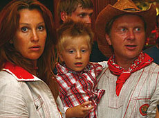 Син Єгорової хотів викинути новонароджену сестричку на мороз