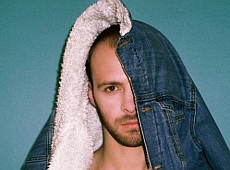 Барських відзначив свої мільйони фотосетом у денімі