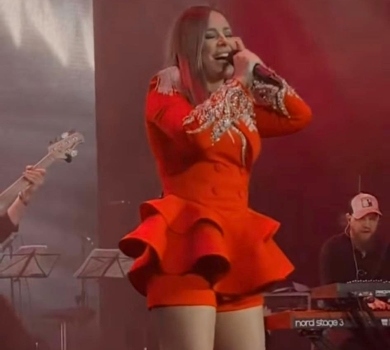 Лорак у химерному вбранні вразила дебелими формами