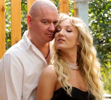 Кошовий показався у воді зі всіма своїми жінками 