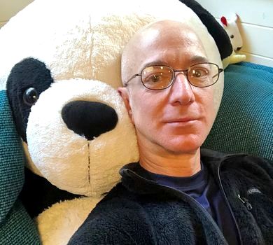 Селфі з ванної та членофото: засновник Amazon Безос заявив, що його шантажують пікантними знімками