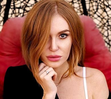 Погрожує і пише маячню: НеАнгел Слава показала сталкера, який стверджує, що в них стосунки