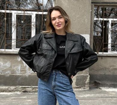 Добкіна з пікантними дірками на джинсах показалася в рідному Харкові. ФОТО