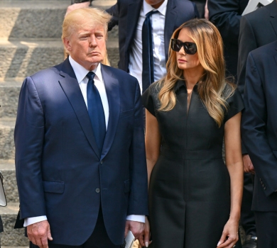 Гаргулья в чорному платті: в мережі з'ясували, кого обрізали з весільного фото Тіффані Трамп