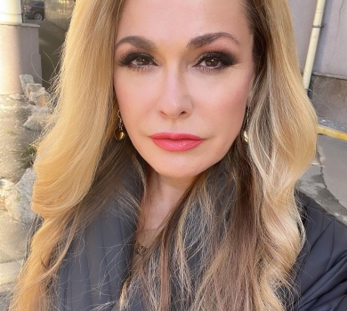 Разом не так страшно: Сумська без мейкапу заселфилася зі своїми манюнями