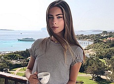 Онука Ротару на відпочинку з бабусею вилізла на коня. ФОТО