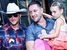 Мочанов, Чічкан і суперниця Міки Ньютон святкували день Аргентини