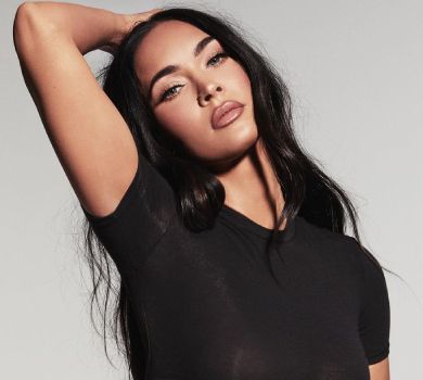 Меган Фокс обтягнула форми шкіряним костюмом від українського бренду. ФОТО 