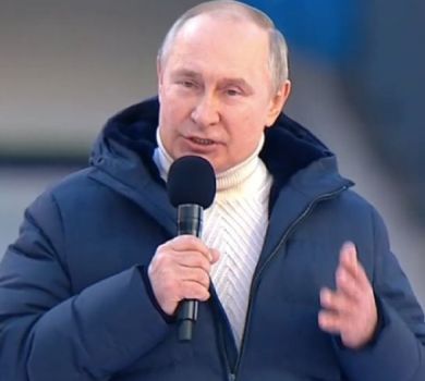 Тріумф скрєп: путін у Лужниках звернувся до росіян у куртці за 1,5 мільйона рублів. ФОТО