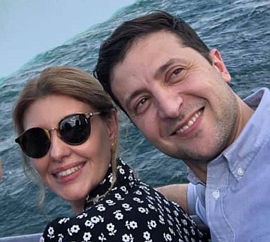 Богдан заселфив Зеленських в кежуалі на тлі Ніагари 