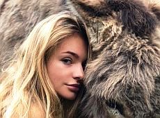 Екс-дружина й донька Пєскова пригорнулися до французького віслюка