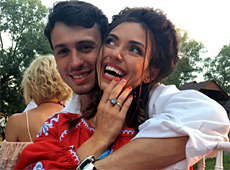 НеАнгел Віка не задоволена обручкою і планує закордонне весілля