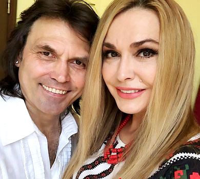 Я все йому пробачаю: не ревнива Сумська розхвалила свого красунчика Віталіка