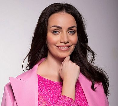 Дружина Резнікова згадала, як плакала через його посаду, та помріяла про весілля в Криму 