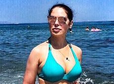 Литовченко посвітила тілом в купальнику на пляжі Криту. ФОТО