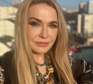 21-річчя зустріла на сцені: Сумська поділилася фото молодшої доньки-іменинниці