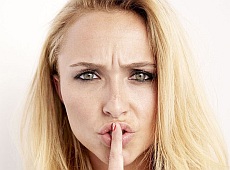 Наречена Кличка продає свій одяг заради дельфінів. ФОТО 