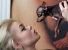 Гросу проміняла чоловіків на собак. ФОТО