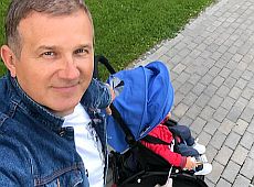 Горбунов знявся для глянцю з сином і розказав, чому татам варто бути на пологах 