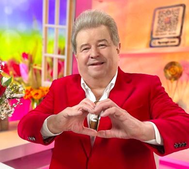 Серце зайняте: 71-річний Поплавський розповів про таємничу красуню, з якою в нього ранковий секс