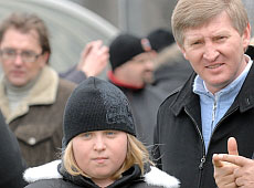 Ахметов вперше показав свого меншого сина. НОВІ ФОТО