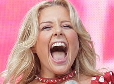 Тіна Кароль назвала сина, а їй дали триповерховий...