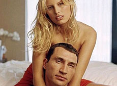 Сексі подружка Кличка розкрутилась без пупка