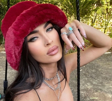 Меган Фокс у тату-салоні позбулася імені колишнього в пікантному місці. ФОТО