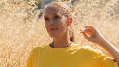 Два нерозривні кольори: Осадча на собі презентувала капсулу патріотичних футболок. ФОТО