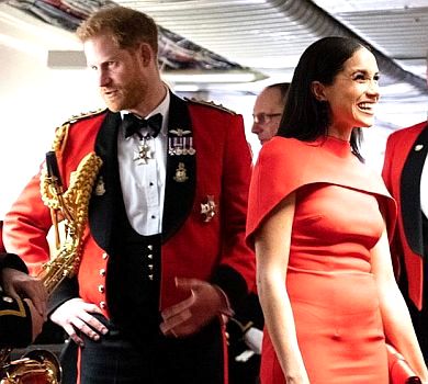 Lady in red Меган та принц Гаррі при параді послухали виступи військових оркестрів