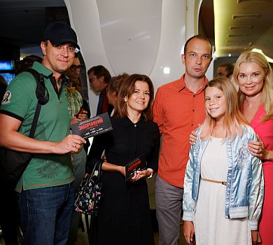 Омелян, Нищук та Соболєв сходили на прем'єру фільму про Стуса