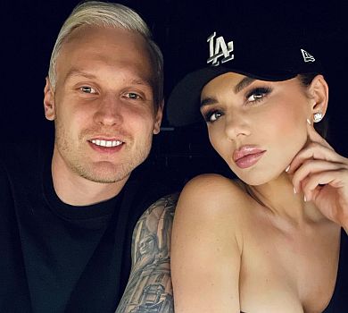 Седокова в бікіні показалася крупним планом та розповіла про доньку-американку