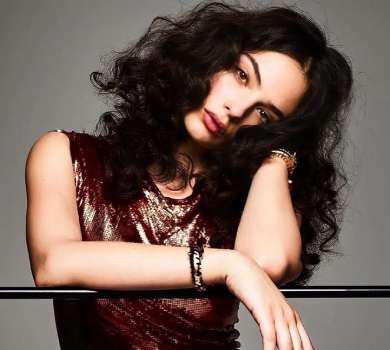 Донька Белуччі у спідньому та вельоні знялася для глянцю