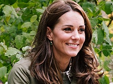 У джинсах-скінні та 10-річних чоботях: Міддлтон офіційно вийшла з декрету