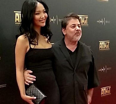 Цекало в кедах уперше вигуляв молоду дружину на світській події. ВІДЕО