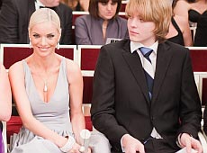 Окунська після суду вибралася на діамантовий бал