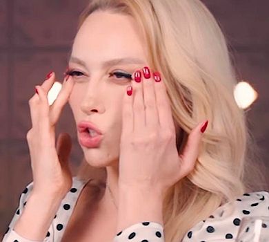 Язиком ніби морозивко накладаєш: Полякова повчила Єфросиніну фейсфітнесу. ВІДЕО