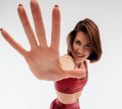 Аніта Луценко показала себе на піку антиформи та закликала не поспішати худнути після пологів