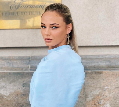 Білодід у фактурному міні заявила про задоволення бути жінкою