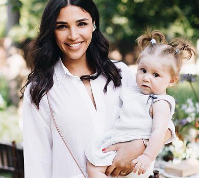 Мій світ ти перевернула повністю: Дімопулос ніжно привітала доньку з першим днем народження