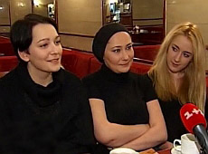 Мозгова доручає сварити дочок Пономарьову. ВІДЕО