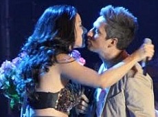 Як Огнєвіч на сцені Eurovision Village ногами світила та Педана цілувала. ФОТО