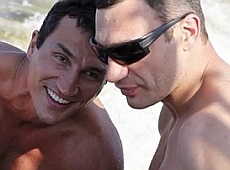 Кличко привітав брата з днем народження під пісню Розенбаума. ВІДЕО