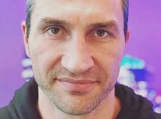 Кличко-молодший протримався хвилину у крижаній воді. ВІДЕО