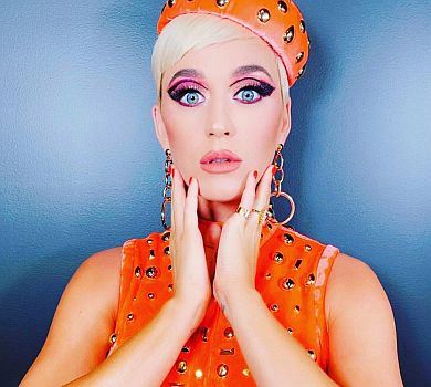 Мамський гламур: Кеті Перрі показалася в спідньому через 5 днів після пологів. ФОТО