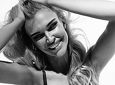 Григор’єва-Бейліна прикрила оголені принади піджаком свого чоловіка. ФОТО  