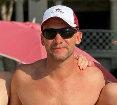 Головна його команда: Шевченко показався на пляжі з чотирма синами