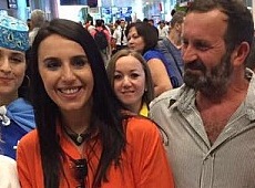 Джамалу у Стамбулі зустріли прапорами та сімейною вечіркою з татом і баяном