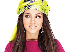 Огнєвіч оголила спину та ноги у заквітчаних сукнях-халатах. ФОТО 